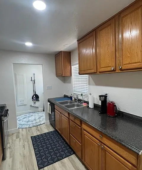 916 Poplar Ave — Photo 14