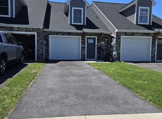 664 E Walnut St, Hanover, PA 17331