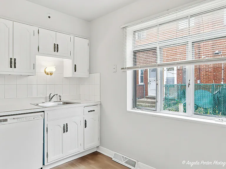 4912 Crain St #B — Photo 7