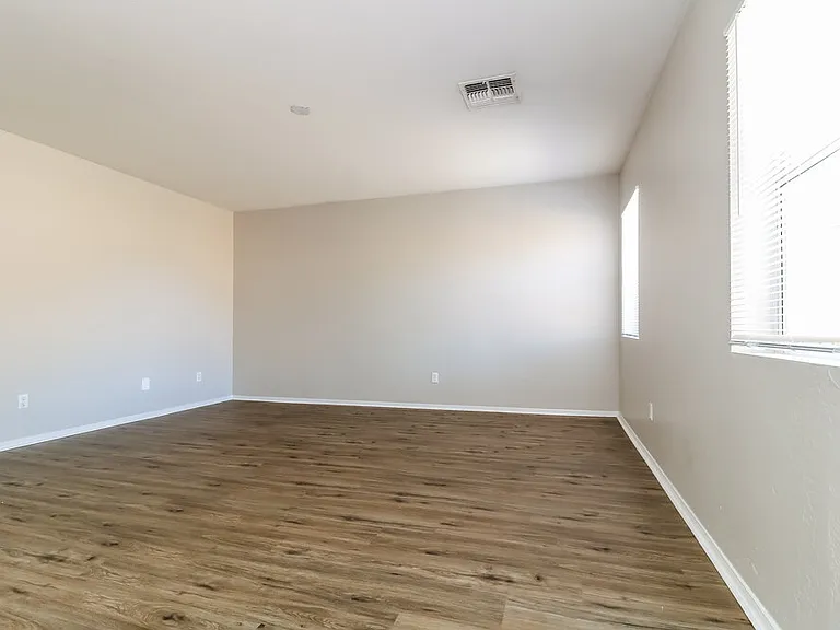 11542 W Mountain View Rd — Photo 13