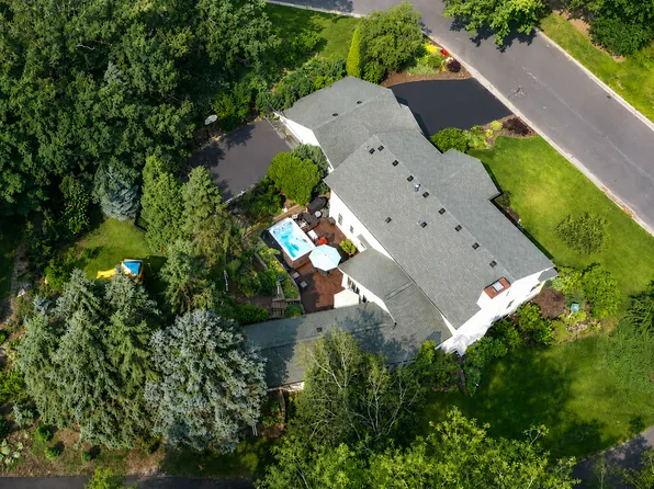 1364 Chatterton Ct, Eagan, MN 55123