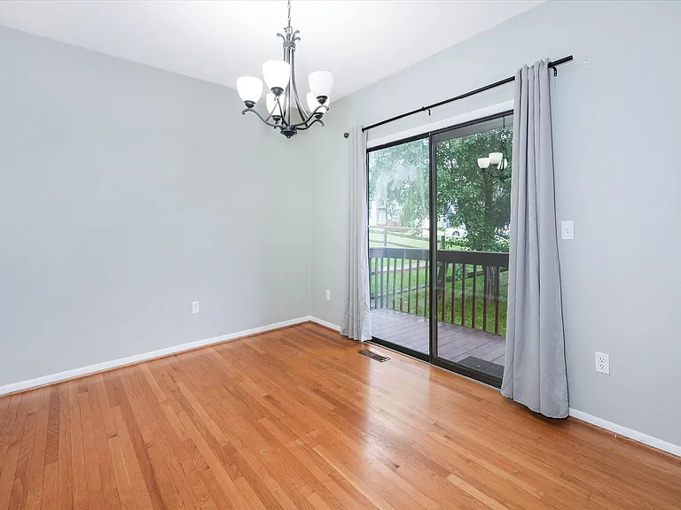 8 Foxtail Ct — Photo 15