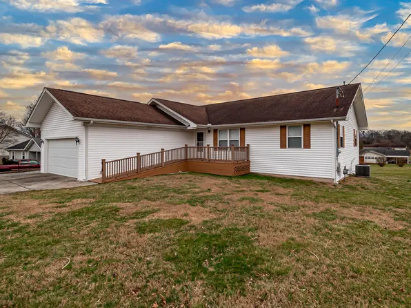 618 Ross Dr, Dandridge, TN 37725