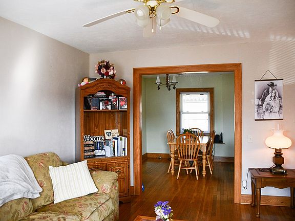 5th image of 1927 5th St