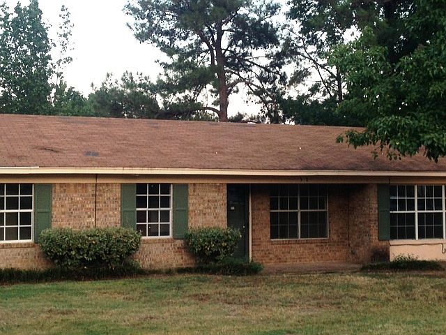1st image of 302 Memorial Dr