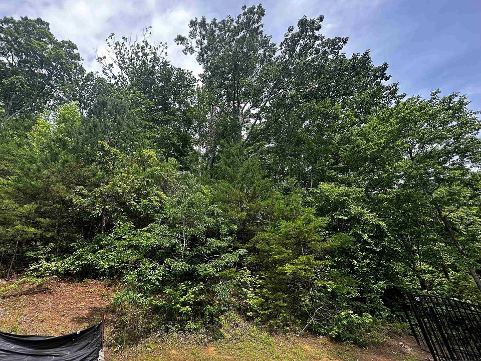 2nd image of 40 High Pointe Dr Lot 40