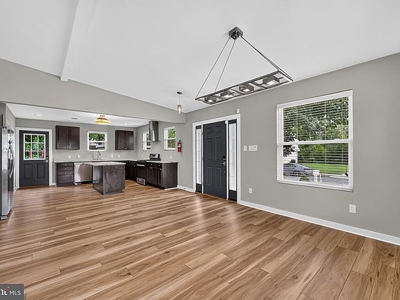 3rd image of 128 Fairview Ave