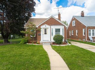 24835 Godin St, Center Line, MI 48015