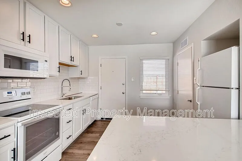 2 bed, 1.0 bath, 800 sqft, $1,495 — Photo 4