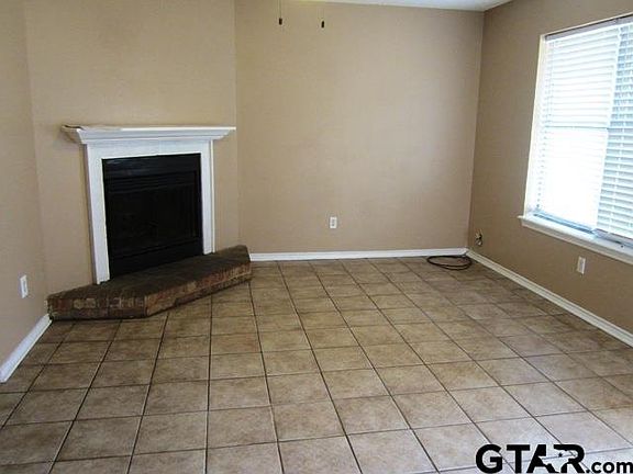 3rd image of 3378 & 3376 Oak Ln