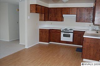 4th image of 4635 Pennsylvania Ave SE