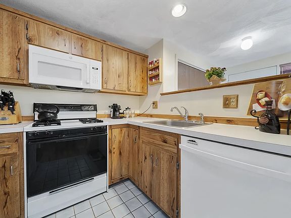 3rd image of 31 Spring Cove Rd #31