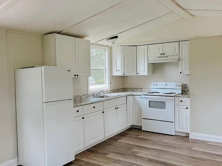 7117 Collins Rd #D — Photo 2