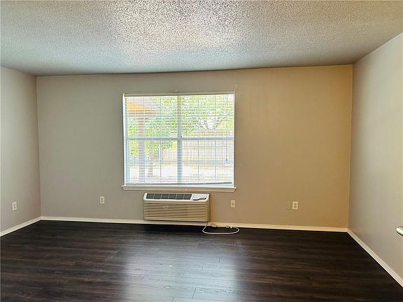 5th image of 3701 W Cedar St APT 7