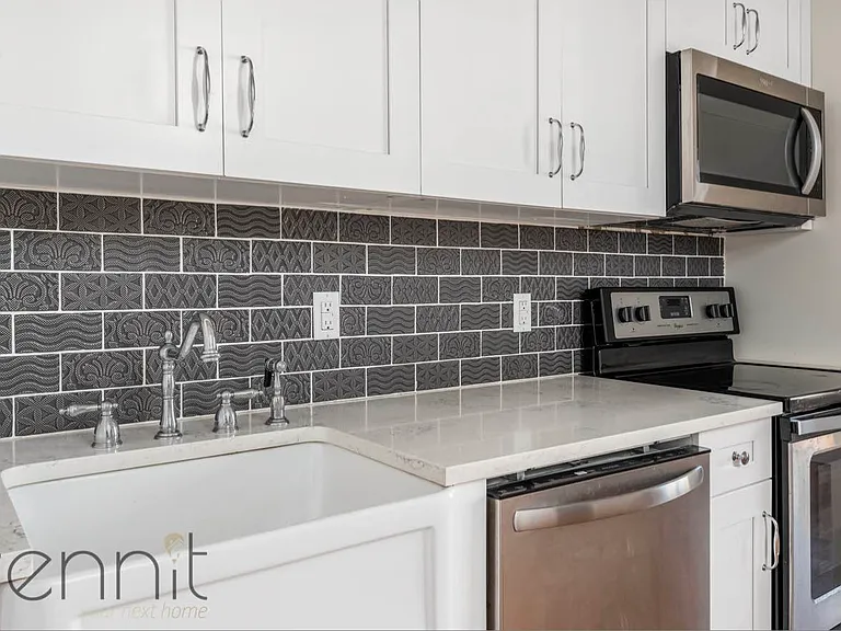 1082 Rogers Ave #3A — Photo 5