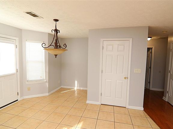 4th image of 363 Springhaven Way