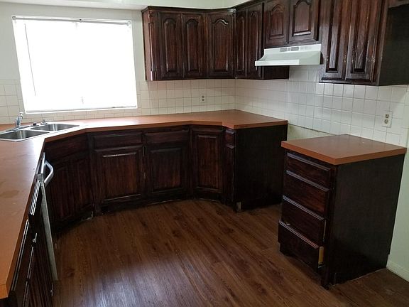 2nd image of 2318 Windchime Dr