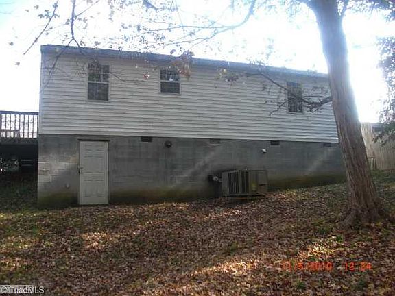 3rd image of 213 7th St