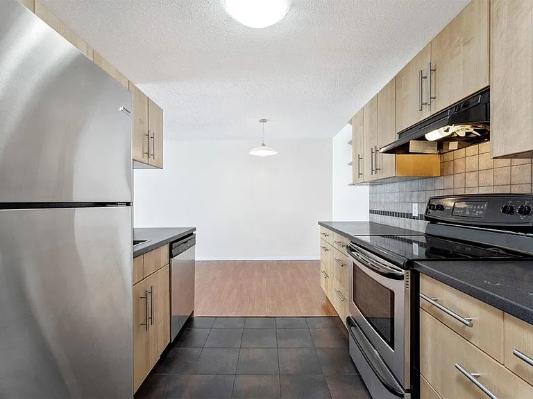 777 W 7th Ave #205 — Photo 9