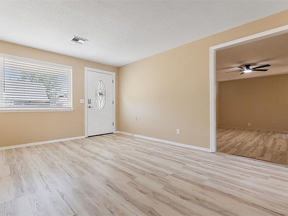 5th image of 4005 SE 14th St