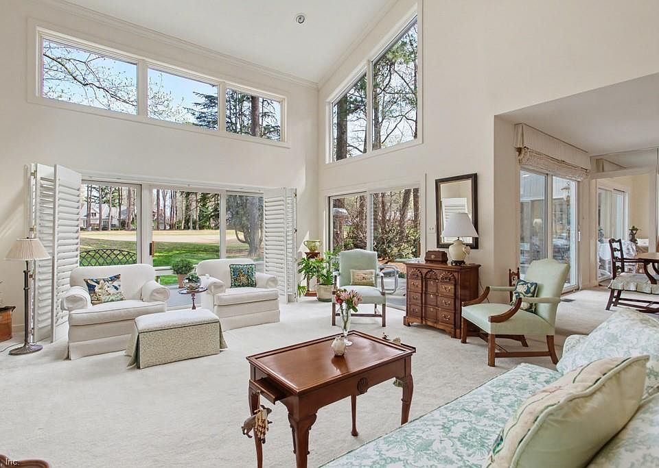 1st image of 528 Fairfax Way