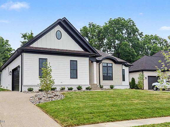 3rd image of 4005 Thomas Farm Dr