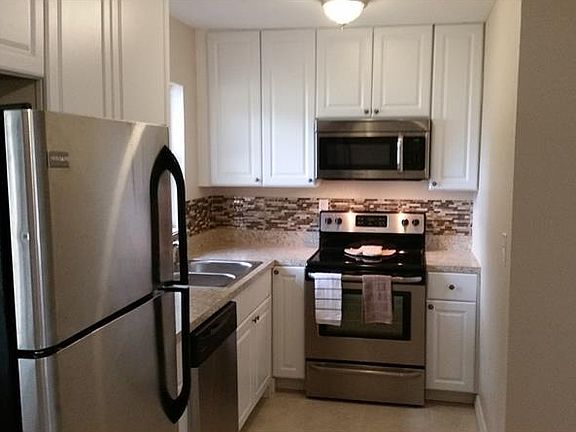3rd image of 2934 Kathryn Ave