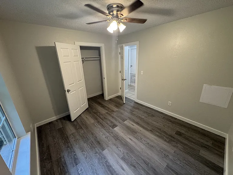 23345 Smith Rd — Photo 13