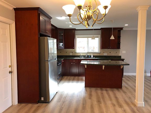 3rd image of 1499 Sierra Creek Way