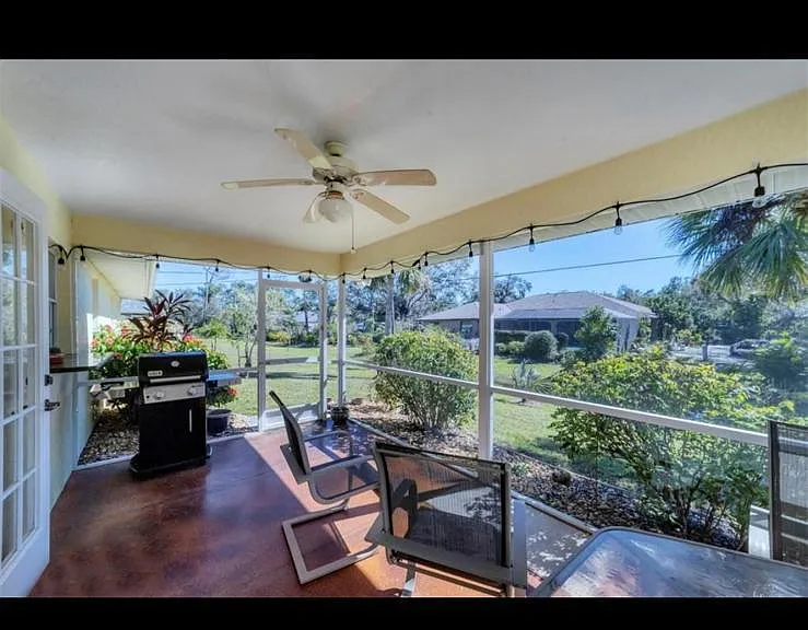 18327 Lamont Ave — Photo 9