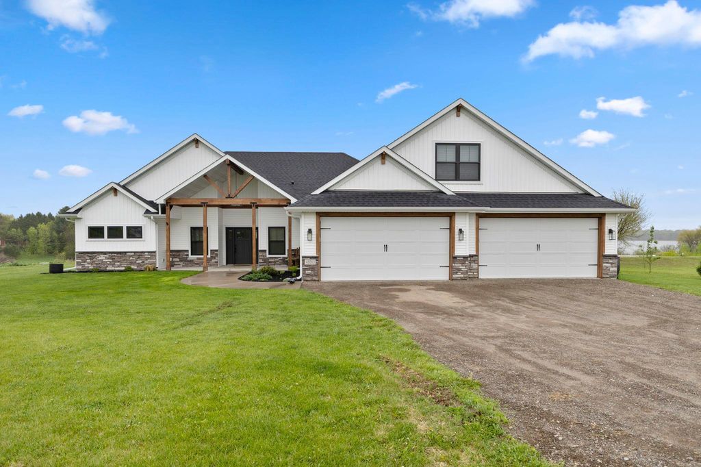48063 Autumn Ct, Stanchfield, MN