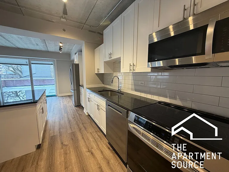 962 W Carmen Ave #1 — Photo 18