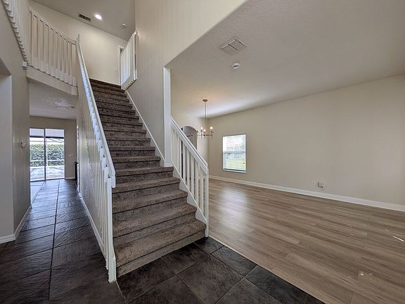 5th image of 9869 Heron Pointe Dr