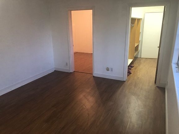 3rd image of 200 Palatine Dr