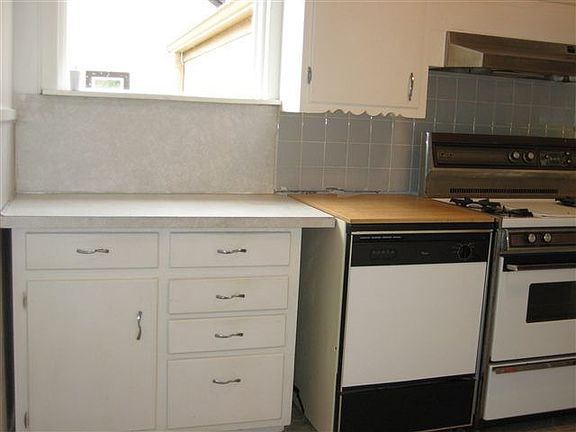 3rd image of 4640 Evergreen Dr