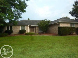 46961 Ben Franklin Dr, Shelby Township, MI