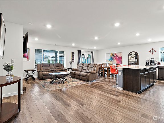 4th image of 17821 123rd Street E