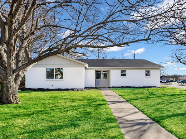 5900 Emerson Dr, Watauga, TX 76148