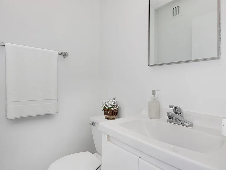 429 E 52nd St #10C — Photo 7