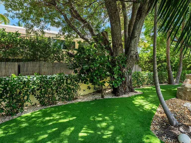 235 W Seaview Cir — Photo 11