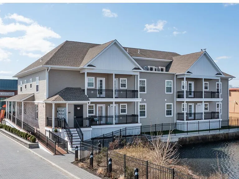1163 Montauk Hwy #C2 — Photo 16
