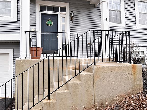 2nd image of 871 Clover Ln