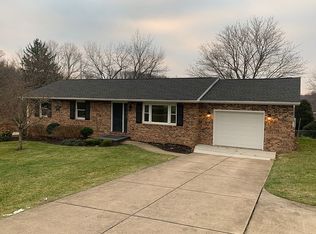 15889 Highland Dr, East Liverpool, OH 43920