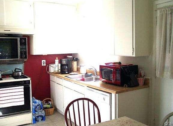 4th image of 3262 Sullivan Ave