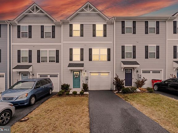 2nd image of 152 Ogunquit Dr