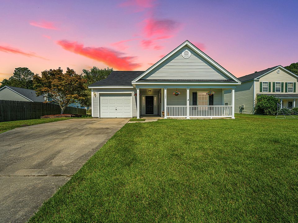 1st image of 103 Hunters Wood Dr