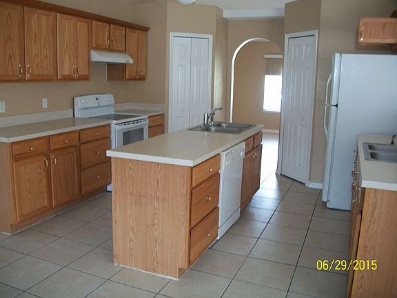 2nd image of 11 Rocket Ln