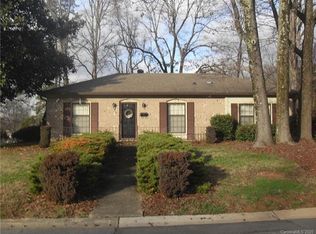 832 Plumstead Rd, Charlotte, NC 28216