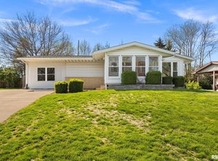 4913 N Ronald Rd, Peoria, IL 61614