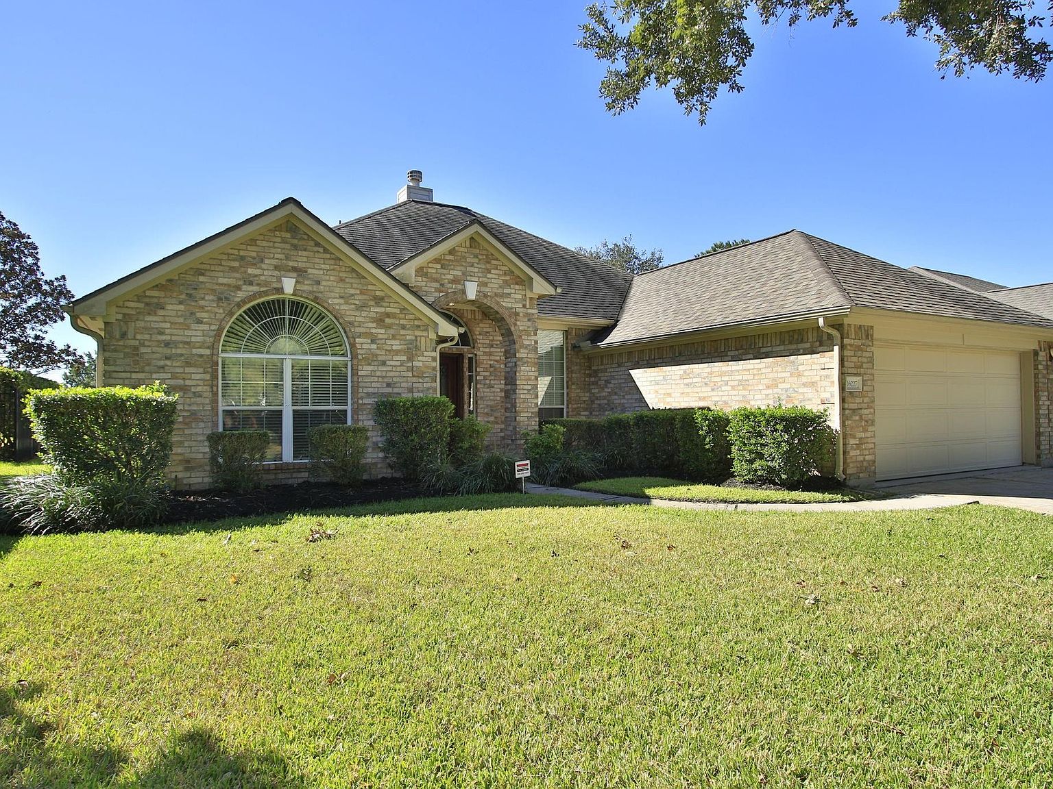 16227 Cliff Haven Dr